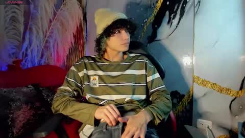 thanier_18 online show from May 27, 2026, 7:11 pm