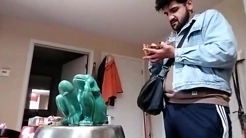 Snapshot of thatfungai chatting on November 1, 2025, 7:27 pm Guy online show from November 1, 2025, 7:27 pm