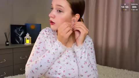 Snapshot of thatonerabbit chatting on October 12, 2025, 9:41 am Alice online show from October 12, 2025, 9:41 am