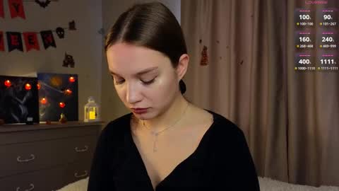 Snapshot of thatonerabbit chatting on October 21, 2025, 10:05 am Alice online show from October 21, 2025, 10:05 am