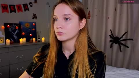 Snapshot of thatonerabbit chatting on October 30, 2025, 11:44 am Alice online show from October 30, 2025, 11:44 am