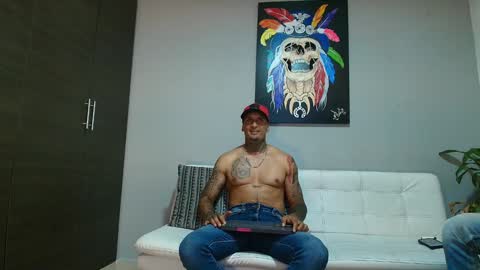 SCOTT  THEO  KAMERON  GENDERSON online show from December 16, 2024, 11:39 pm