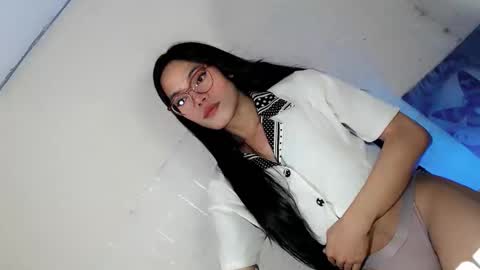 the_horny_bella online show from March 17, 2026, 2:09 pm