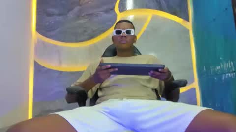 Snapshot of the_hot_boy0 chatting on November 13, 2025, 12:04 pm the_hot_boy0 online show from November 13, 2025, 12:04 pm