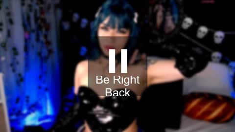 Snapshot of the_kitty_roxy chatting on November 9, 2025, 8:45 am ... ... online show from November 9, 2025, 8:45 am