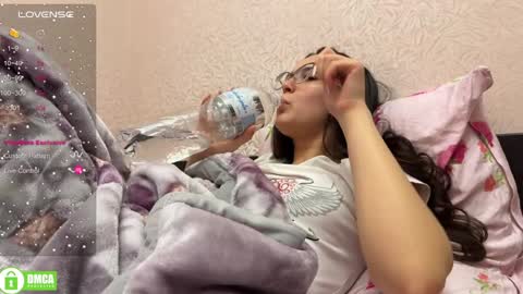 Snapshot of the_princese chatting on February 7, 2025, 7:49 pm Alice online show from February 7, 2025, 7:49 pm