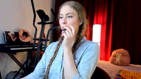 Snapshot of the_steel_magnolia_ chatting on September 17, 2025, 9:16 pm Ally    STREAMING ON TWITCH NOW Check my Twitter for updates online show from September 17, 2025, 9:16 pm