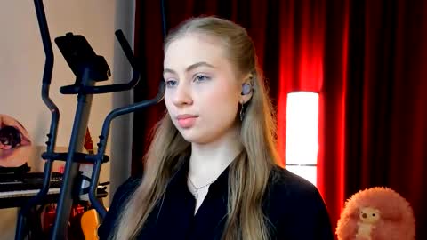 Snapshot of the_steel_magnolia_ chatting on October 1, 2025, 1:22 am Ally    STREAMING ON TWITCH NOW Check my Twitter for updates online show from October 1, 2025, 1:22 am
