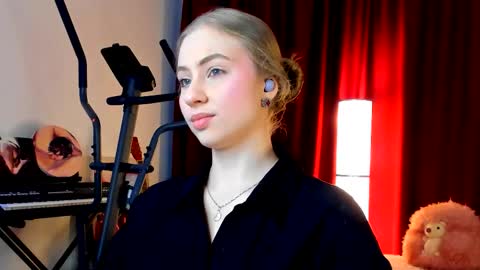 Snapshot of the_steel_magnolia_ chatting on October 16, 2025, 5:30 am Ally    STREAMING ON TWITCH NOW Check my Twitter for updates online show from October 16, 2025, 5:30 am