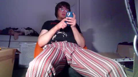 Snapshot of the_vintage_voyeur chatting on September 19, 2025, 5:42 am the_vintage_voyeur online show from September 19, 2025, 5:42 am