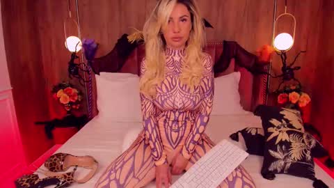 BaeWatch online show from November 1, 2025, 4:36 am