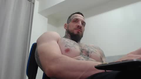 Snapshot of thebestmuscles chatting on April 21, 2026, 8:34 pm John online show from April 21, 2026, 8:34 pm