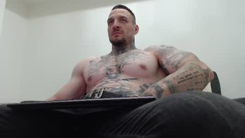 Snapshot of thebestmuscles chatting on July 18, 2026, 7:50 pm John online show from July 18, 2026, 7:50 pm