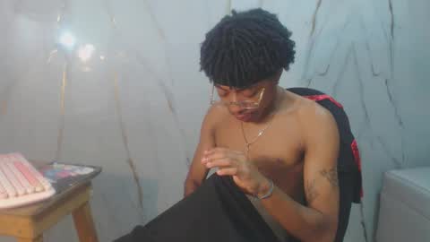 Snapshot of theblackflavor chatting on April 25, 2026, 2:25 pm Flavor online show from April 25, 2026, 2:25 pm