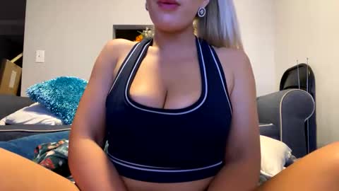 theblondebunni online show from May 26, 2026, 4:52 am