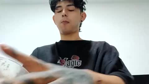 Snapshot of thebluesky_18 chatting on October 16, 2025, 3:57 pm thebluesky_18 online show from October 16, 2025, 3:57 pm