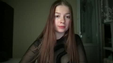 Crystal online show from September 9, 2025, 6:18 pm