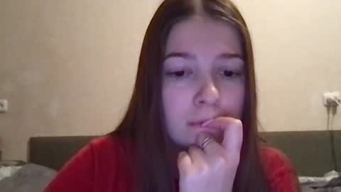 Crystal online show from February 11, 2026, 8:25 pm