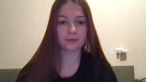 Crystal online show from February 16, 2026, 7:32 pm