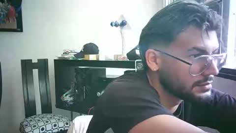 Snapshot of thedragonboyxxx chatting on April 10, 2026, 2:44 pm thedragonboyxxx online show from April 10, 2026, 2:44 pm
