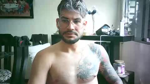 Snapshot of thedragonboyxxx chatting on April 12, 2026, 1:27 pm thedragonboyxxx online show from April 12, 2026, 1:27 pm