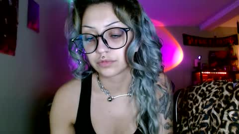 KIng Venus online show from December 1, 2025, 4:17 am