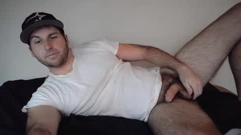 Theetwohander online show from April 18, 2026, 3:38 pm