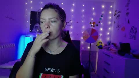 Snapshot of thefarmergirl chatting on September 17, 2025, 3:30 am TheFarmergirl online show from September 17, 2025, 3:30 am