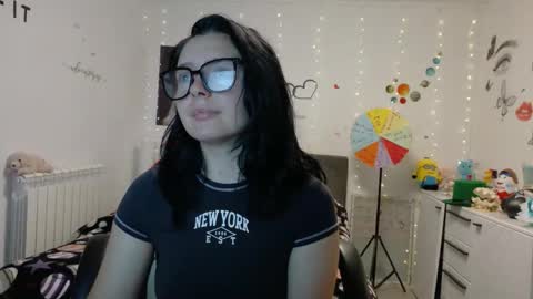 Snapshot of thefarmergirl chatting on October 17, 2025, 4:15 am TheFarmergirl online show from October 17, 2025, 4:15 am