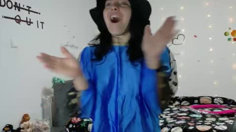 Snapshot of thefarmergirl chatting on October 31, 2025, 5:25 pm TheFarmergirl online show from October 31, 2025, 5:25 pm