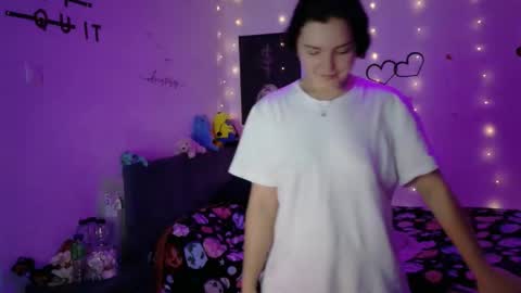 Snapshot of thefarmergirl chatting on November 3, 2025, 4:30 pm TheFarmergirl online show from November 3, 2025, 4:30 pm