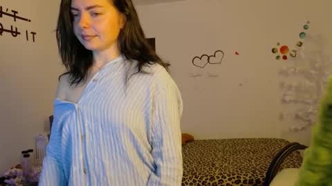 Snapshot of thefarmergirl chatting on November 17, 2025, 5:13 am TheFarmergirl online show from November 17, 2025, 5:13 am