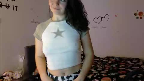 Snapshot of thefarmergirl chatting on November 22, 2025, 6:29 pm TheFarmergirl online show from November 22, 2025, 6:29 pm