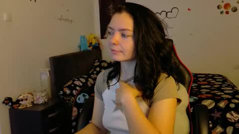 Snapshot of thefarmergirl chatting on November 23, 2025, 6:35 am TheFarmergirl online show from November 23, 2025, 6:35 am