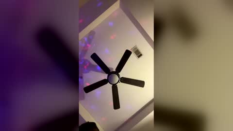 thegenie1of1 online show from April 20, 2026, 11:02 am