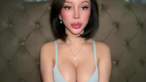 Elle  dont forget to folloW me and thumbs up online show from May 24, 2026, 12:04 am