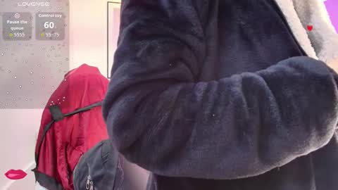 Snapshot of theia_moon_ chatting on February 1, 2026, 3:38 am Theia online show from February 1, 2026, 3:38 am