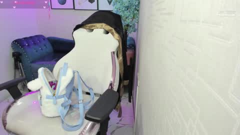 Snapshot of theia_moon_ chatting on March 2, 2026, 4:47 pm Theia online show from March 2, 2026, 4:47 pm