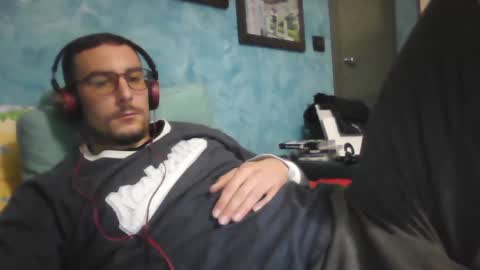 Snapshot of theitalianx95x chatting on December 17, 2024, 10:32 pm theitalianx95x online show from December 17, 2024, 10:32 pm