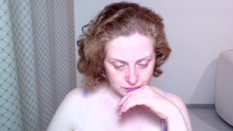 Ella online show from November 9, 2025, 7:50 am