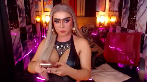 Paula online show from December 19, 2025, 8:10 am