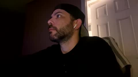 Snapshot of themadhatter710 chatting on March 5, 2025, 5:29 am Frank online show from March 5, 2025, 5:29 am