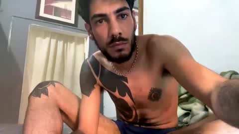 Snapshot of themarttinguyyy chatting on December 18, 2025, 8:59 pm themarttinguyyy online show from December 18, 2025, 8:59 pm