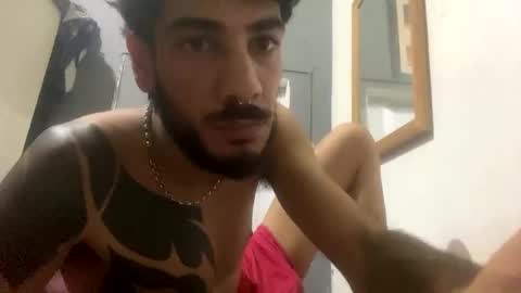 Snapshot of themarttinguyyy chatting on February 16, 2026, 8:21 am themarttinguyyy online show from February 16, 2026, 8:21 am