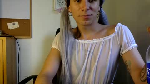 Snapshot of thematryoshka chatting on December 5, 2024, 9:50 pm Lucy Lucy online show from December 5, 2024, 9:50 pm