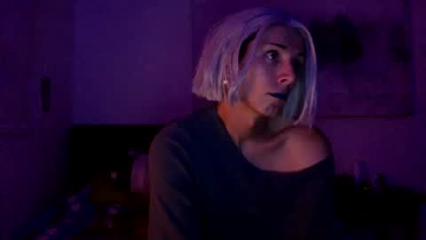 Snapshot of thematryoshka chatting on December 27, 2024, 2:58 am Lucy Lucy online show from December 27, 2024, 2:58 am