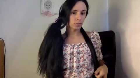 Snapshot of thematryoshka chatting on January 5, 2025, 5:09 pm Lucy Lucy online show from January 5, 2025, 5:09 pm