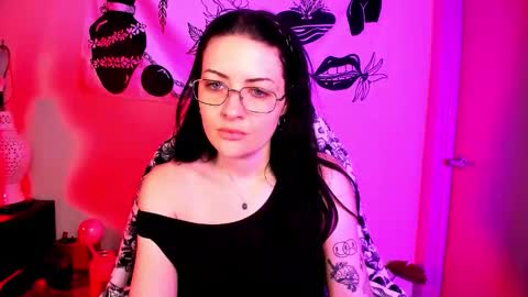 themelrose online show from November 30, 2025, 7:18 pm