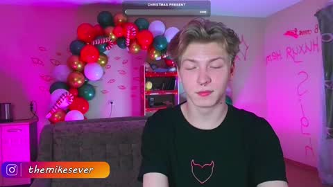 Snapshot of themikesever chatting on December 16, 2024, 10:18 am Sever online show from December 16, 2024, 10:18 am