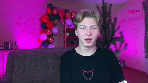 Snapshot of themikesever chatting on January 4, 2025, 7:55 pm Sever online show from January 4, 2025, 7:55 pm